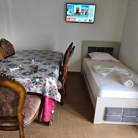 Ylli Mance Apartments Ksamil Ruang foto